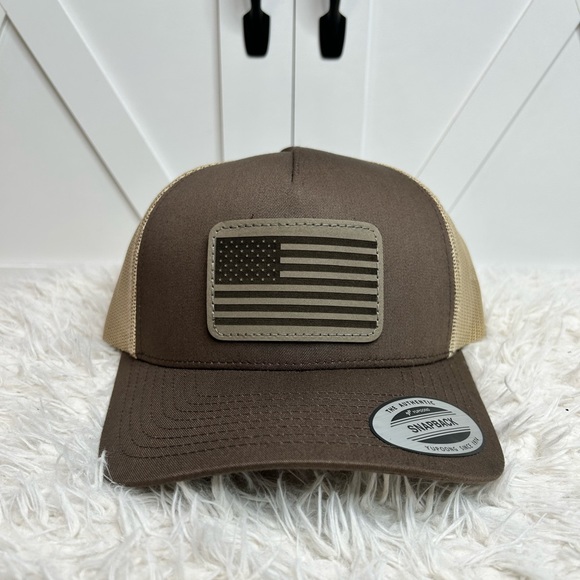 Trucker SnapBack hat American flag - Picture 2 of 2